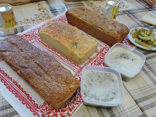 Grafika #0: Pajda swojskiego chleba ze smalcem