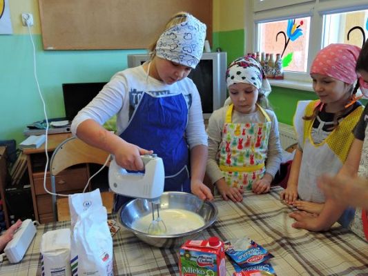 Grafika #1: Kulinarna przygoda w klasie III