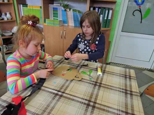 Grafika #1: Kaszubskie wyklejanki