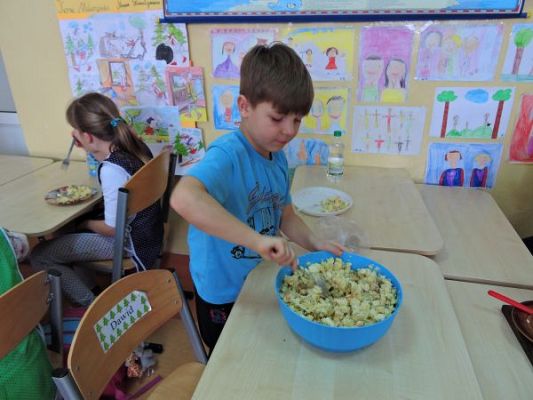 Grafika #5: Bardzo kaszubska sałatka w wykonaniu klasy I i II