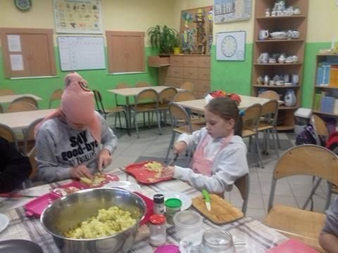 Grafika #2: Sałatka warzywna w wykonaniu klasy V i VI