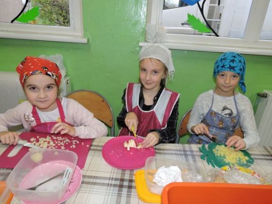 Grafika #0: Najmłodsi uczniowie i sałatka kaszubska