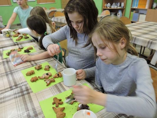 Grafika #5: Pieczemy pierniki - klasa III