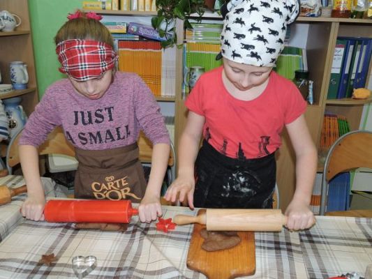 Grafika #4: Pieczemy pierniki - klasa III