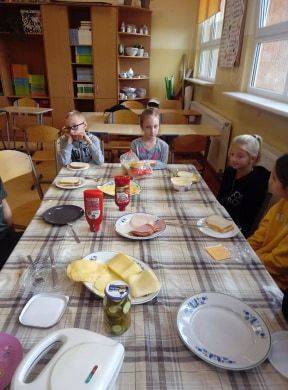 Grafika #2: Uwielbiane przez wszystkich kanapki na ciepło