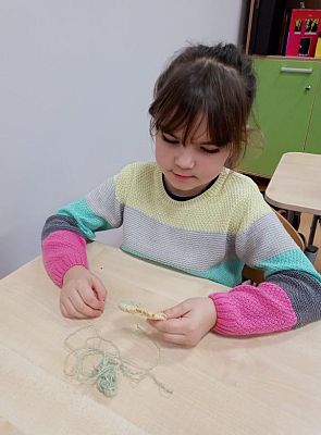 Grafika #1: Pompony w wykonaniu klasy 1 i 2.