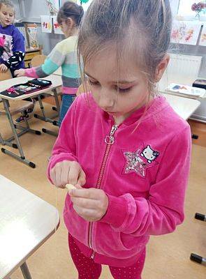 Grafika #9: Pompony w wykonaniu klasy 1 i 2.