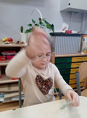 Grafika #5: Pompony w wykonaniu klasy 1 i 2.