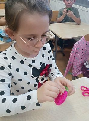 Grafika #0: Pompony w wykonaniu klasy 1 i 2.