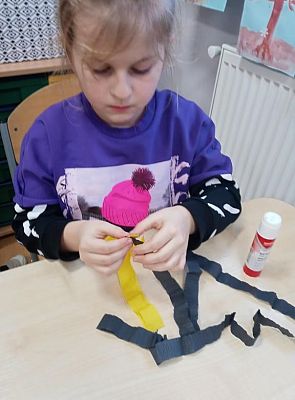 Grafika #12: Kaszubski łańcuch na choinkę - klasa 1 i 2.