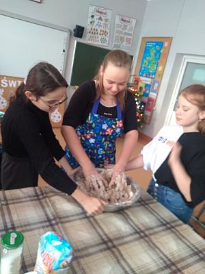 Grafika #3: Pieczemy pierniki - klasa 5 i 6.