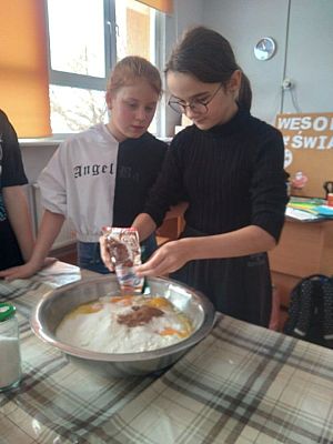 Grafika #1: Pieczemy pierniki - klasa 5 i 6.