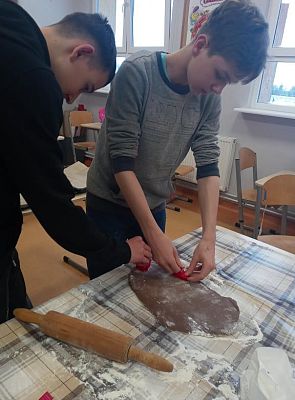 Grafika #10: Pieczemy pierniki - klasa 8.