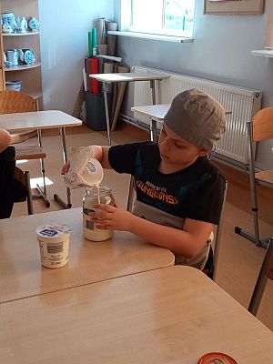 Grafika #9: Swojskie masło - klasa 3 i 4.