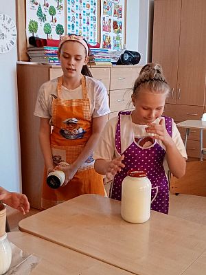 Grafika #8: Swojskie masło - klasa 3 i 4.