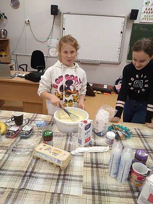 Grafika #5: Klasa 5 i 6 piecze kaszubskie gofry.