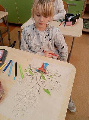 Grafika #4: Klasa 1 i 2 - praca z papierem permanentnym.