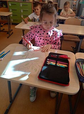 Grafika #2: Klasa 1 i 2 - praca z papierem permanentnym.