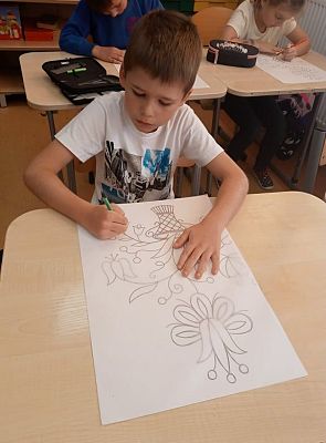 Grafika #6: Klasa 1 i 2 - praca z papierem permanentnym.