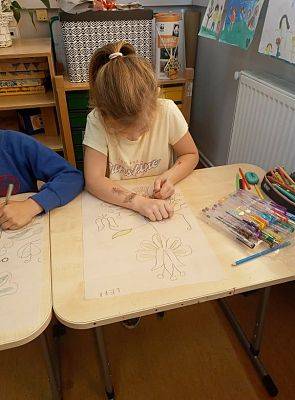 Grafika #1: Klasa 1 i 2 - praca z papierem permanentnym.