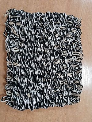 Grafika #13: Uczymy się tkać na krosnach.