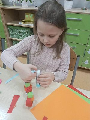 Grafika #15: Jak dawniej robiono łańcuchy z papieru.