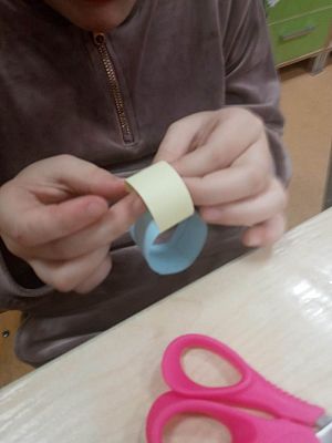 Grafika #7: Jak dawniej robiono łańcuchy z papieru.