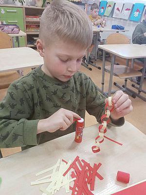 Grafika #6: Jak dawniej robiono łańcuchy z papieru.