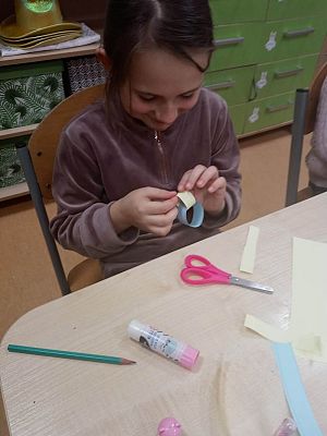 Grafika #3: Jak dawniej robiono łańcuchy z papieru.