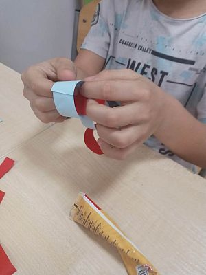 Grafika #12: Jak dawniej robiono łańcuchy z papieru.