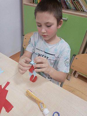 Grafika #5: Jak dawniej robiono łańcuchy z papieru.