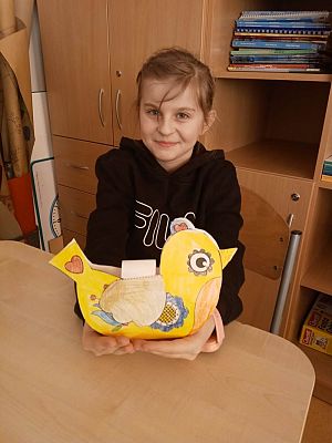 Grafika #8: Papierowy ptak w wykonaniu klasy 2 i 3.