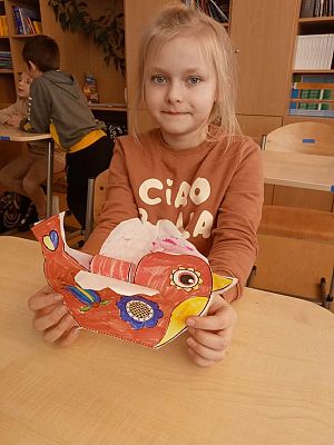 Grafika #11: Papierowy ptak w wykonaniu klasy 2 i 3.