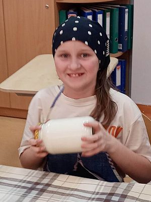 Grafika #3: Jak dawniej robiono masło.