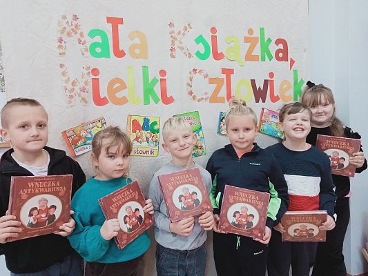 Grafika #0: "Mała książka, wielki człowiek"- kl. 1