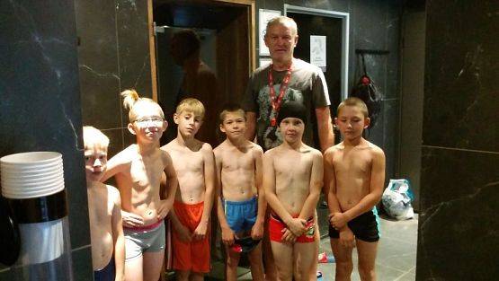 Grafika #0: " Umiem pływać "