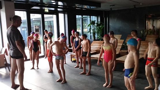 Grafika #3: " Umiem pływać "