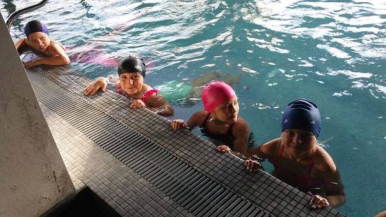 Grafika #5: " Umiem pływać "