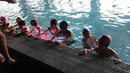 Grafika #6: " Umiem pływać "