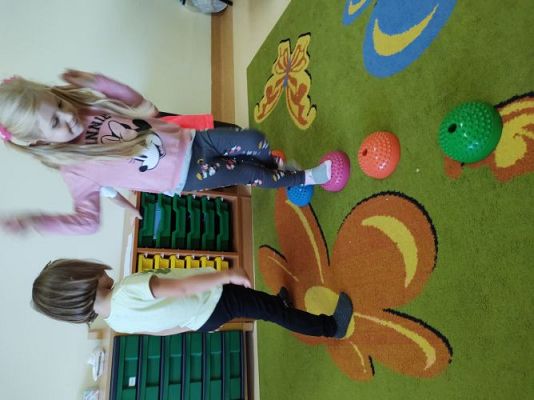 Grafika #9: Wrzesień w przedszkolu