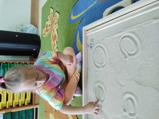 Grafika #28: Wrzesień w przedszkolu