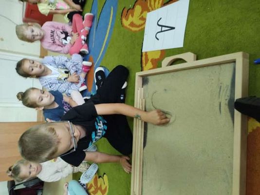 Grafika #29: Wrzesień w przedszkolu