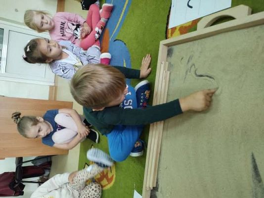 Grafika #33: Wrzesień w przedszkolu