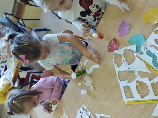 Grafika #42: Wrzesień w przedszkolu