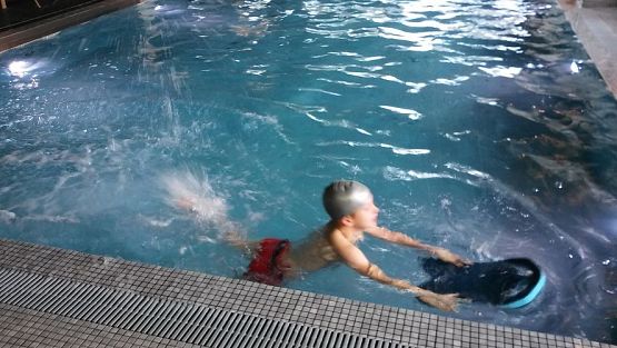 Grafika #10: " Umiem pływać " klasa III