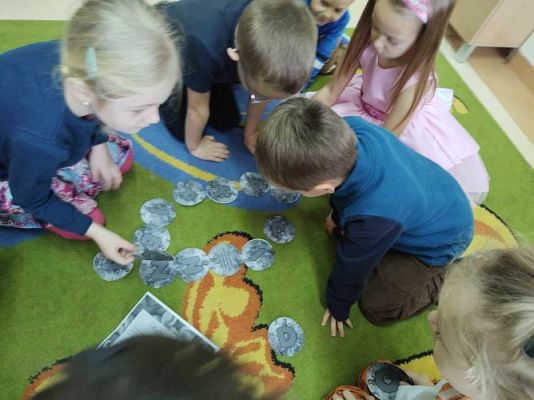 Grafika #4: Dzień postaci z bajek