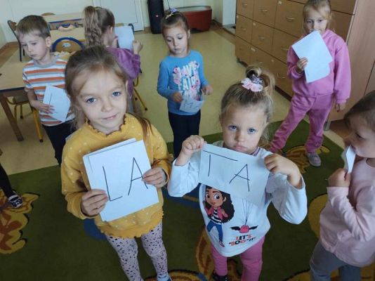 Grafika #10: Październik w oddziale przedszkolnym