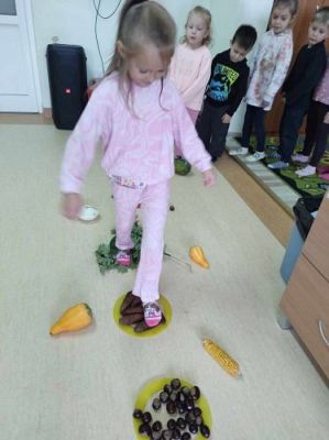 Grafika #76: Październik w oddziale przedszkolnym