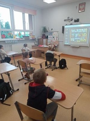 Grafika #1: Akademia Bezpiecznego Puchatka. Edycja I- kl. I