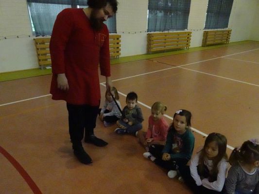 Grafika #0: "Rycerze i ich zwyczaje"- żywa lekcja historii